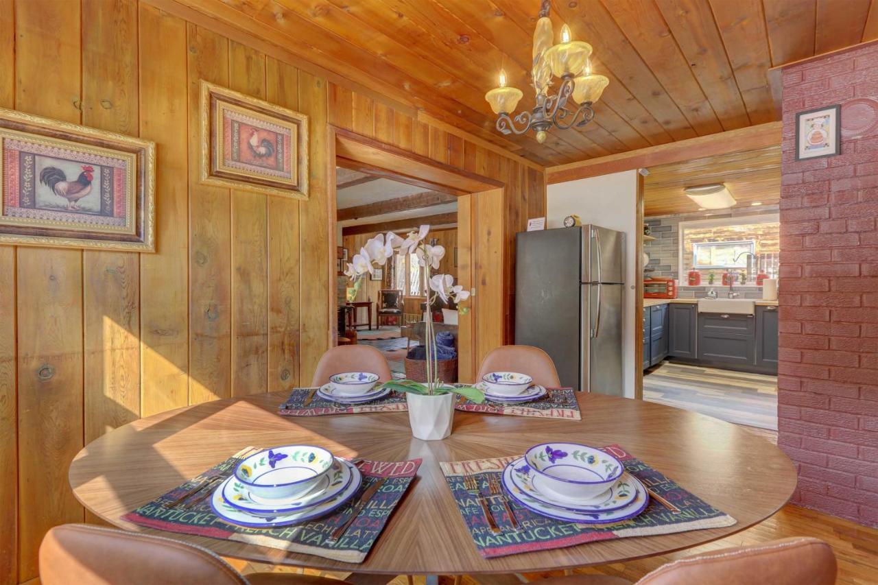 Lake Cabin With King Bed, Foodie Kitchen, And Views Villa Twin Lakes  Bagian luar foto